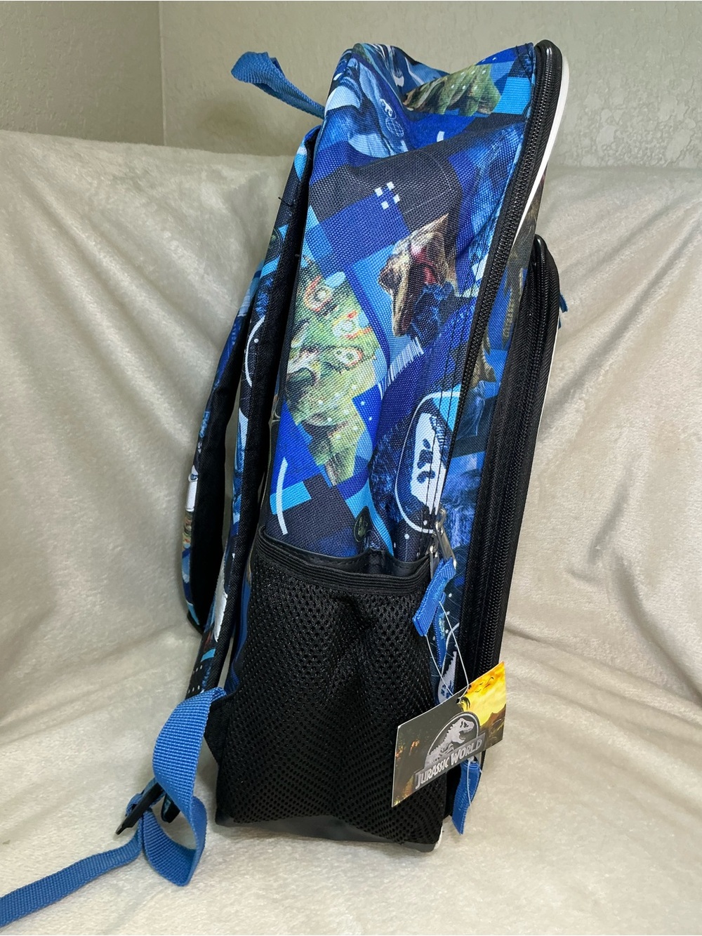 NEW! Universal Studio Jurassic World Boy’s 17" Laptop Blue Backpack NWT - Picture 6 of 13